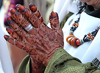 70 - Henna hands